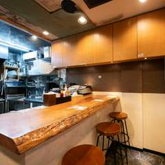 ランチタイムも営業中。家族連れでの利用も歓迎