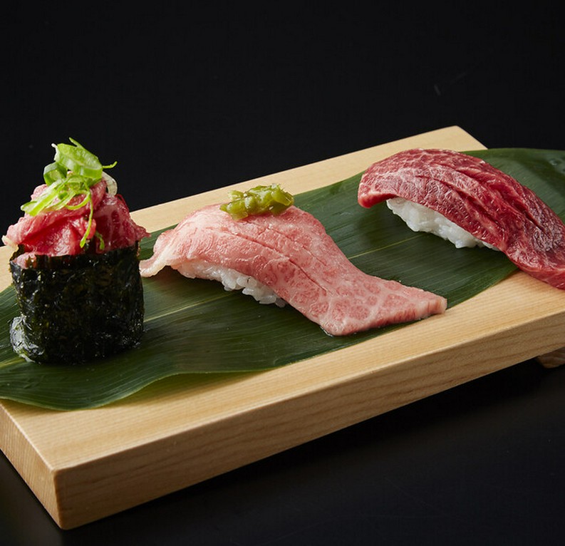 女子人気抜群の肉寿司を味わう。おいしく楽しく焼肉女子会