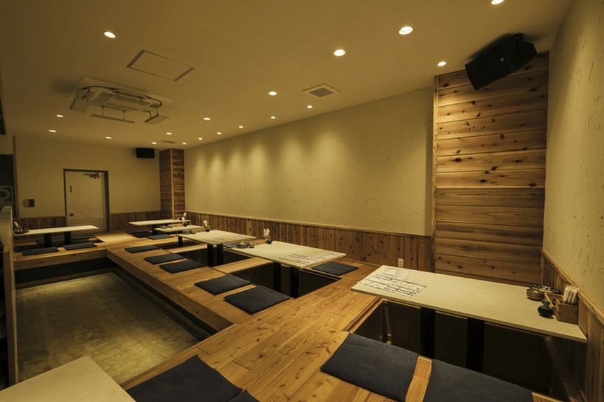 ゆっくりと会食し、親睦を深め合える座敷席