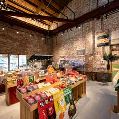 淡路島の魅力的な商品やおみやげを取り揃えたマルシェも展開