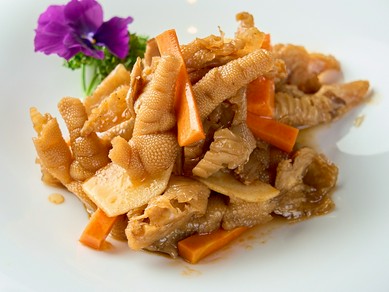 匠の技が織りなす、シェフの世界観を満喫