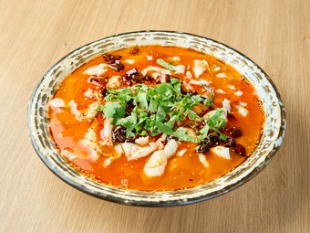 スープまでおいしい『酸菜魚（さんさいぎょ）』／Boiled Fish with Pickled Cabbage and Chili