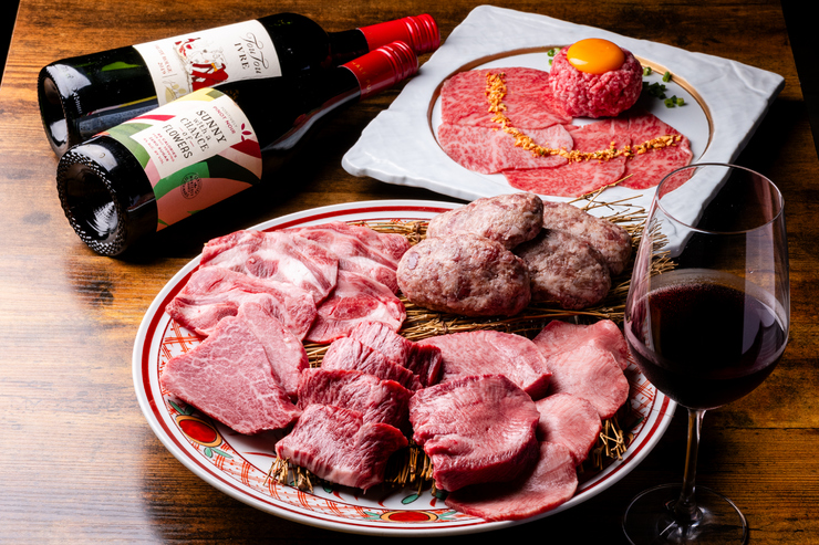 Kursus Yakiniku All-you-can-eat dengan minuman sepuasnya