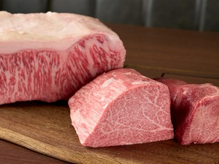 産地に固執せず、絶対的な自信を持つ自らの目利きで厳選