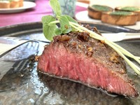 高級食材を使った贅沢なコースです。
シェフのスペシャリテである『杏子の巾着焼き　ジェラート添え』をどうぞ！
