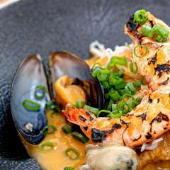 シュリンプ　広島産牡蠣　しらす　ムール貝　浅利のペスカトーレ