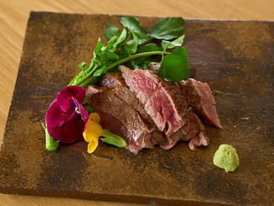 希少部位を贅沢に味わう『熊本県産赤牛のヒレステーキ』