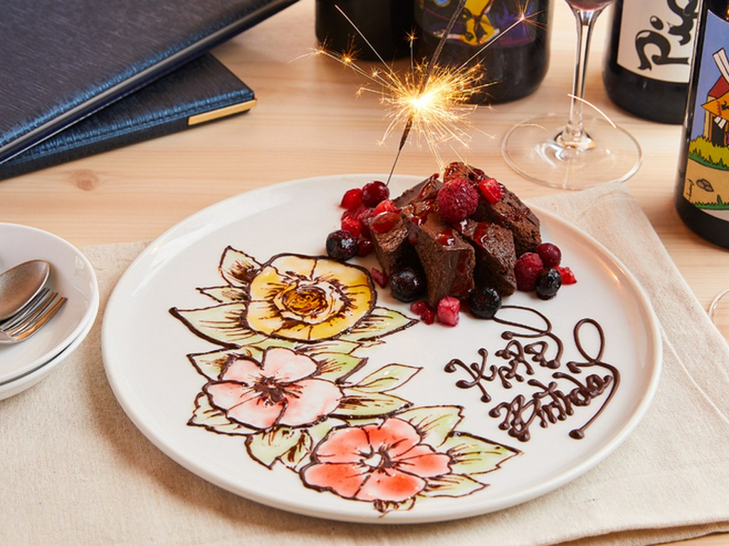 サプライズ演出にも喜ばれるメッセージプレート