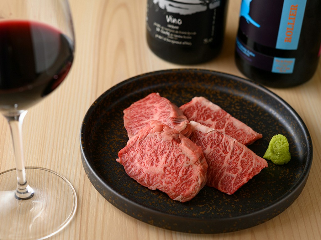 上質な焼肉とのペアリングでもてなす、客人との一席