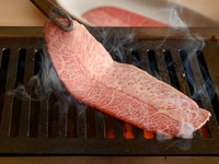 厳選和牛に〆料理とデザートまで付いたバランスの良いコース