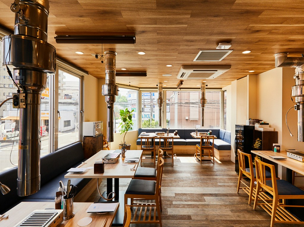 珍しいオレンジワインと黒毛和牛を楽しめる焼肉店