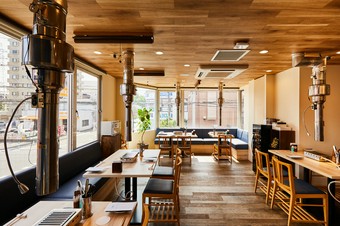 珍しいオレンジワインと黒毛和牛を楽しめる焼肉店