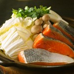 特選の北海道の鮭ををふんだんに使った白味噌仕立ての石狩鍋鍋をお楽しみください！