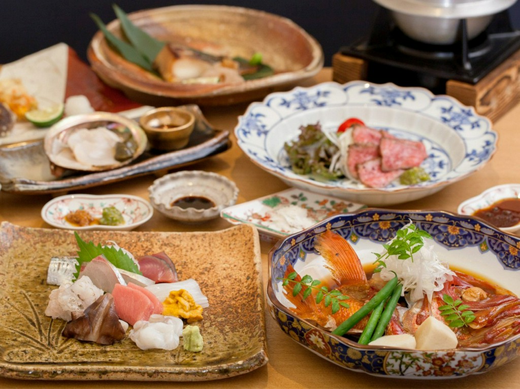 四季折々、旬の食材を様々な調理法で堪能できる多肴旬菜料理。