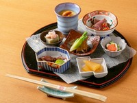 季節の食材を様々な調理法で楽しむ多肴旬菜料理
毎日変化する旬の食材を、その日一番美味しい食べ方で