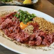 メインディッシュとしても満喫できる一品。低温調理された牛肉が使われるので、とても柔らか。繊細な味付けと厳選された牛肉が絶妙なハーモニーを奏で、食欲をそそります。