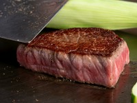 ※コースの価格によって、メインのステーキは異なります。

