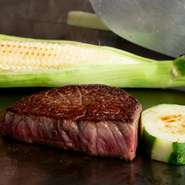 糸島産の変わり種野菜や日本各地の伝統野菜など、珍しい野菜も多数。非日常の食体験がさらに豊かに！
