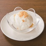 アイスクリーム(バニラ・ストロベリー・抹茶):550円