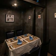 上品な雰囲気の個室もあり、2階フロアは20名迄の貸切りもOK