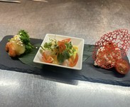 日替わりでご用意しております。
詳細はスタッフまでお尋ねください。