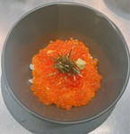 長田鮮魚店は、水産資源に恵まれた北海道留萌市を中心に、店主の信念のもと、全道から選りすぐりの新鮮な極上の逸品を仕入れております。信頼している店主だからこその逸品を賀寿でご提供できます！