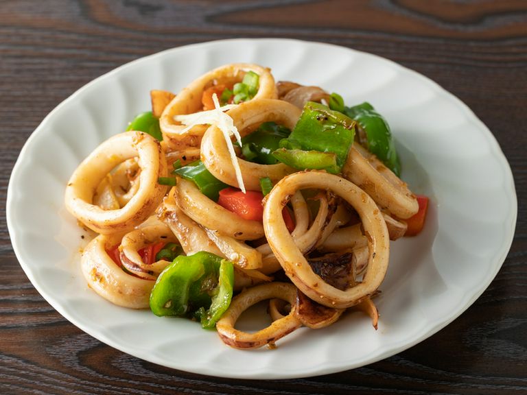 ぷりぷり食感がたまらない『イカ炒め』