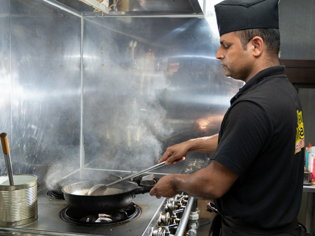 大人から子どもまで、老若男女楽しめるインドカレーの店