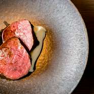 脂身の少ない、繊維のきめ細やかな上質なフィレステーキ。