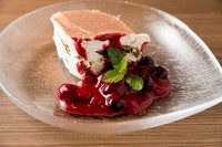 本場イタリア産のマスカルポーネチーズをふんだんに使用した、王道ティラミス。