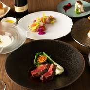 前菜から1品、主菜から1品お選びいただくコースです。（アミューズ、パン、コーヒーor紅茶付き）