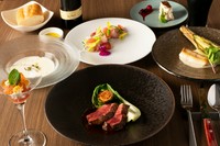 前菜から1品、主菜から1品お選びいただくコースです。（アミューズ、パン、コーヒーor紅茶付き）