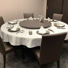 円卓個室で本格中華＆ワインを楽しむ