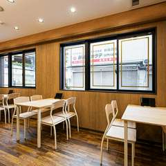 インナーテラス席でゆっくりと