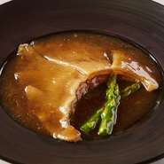 揚州名物　蟹みそ入り獅子頭　?油餡かけ