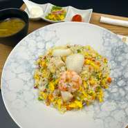 小エビ・イカ・貝柱を使用したあっさり炒飯
具だくさんでお得な一品です