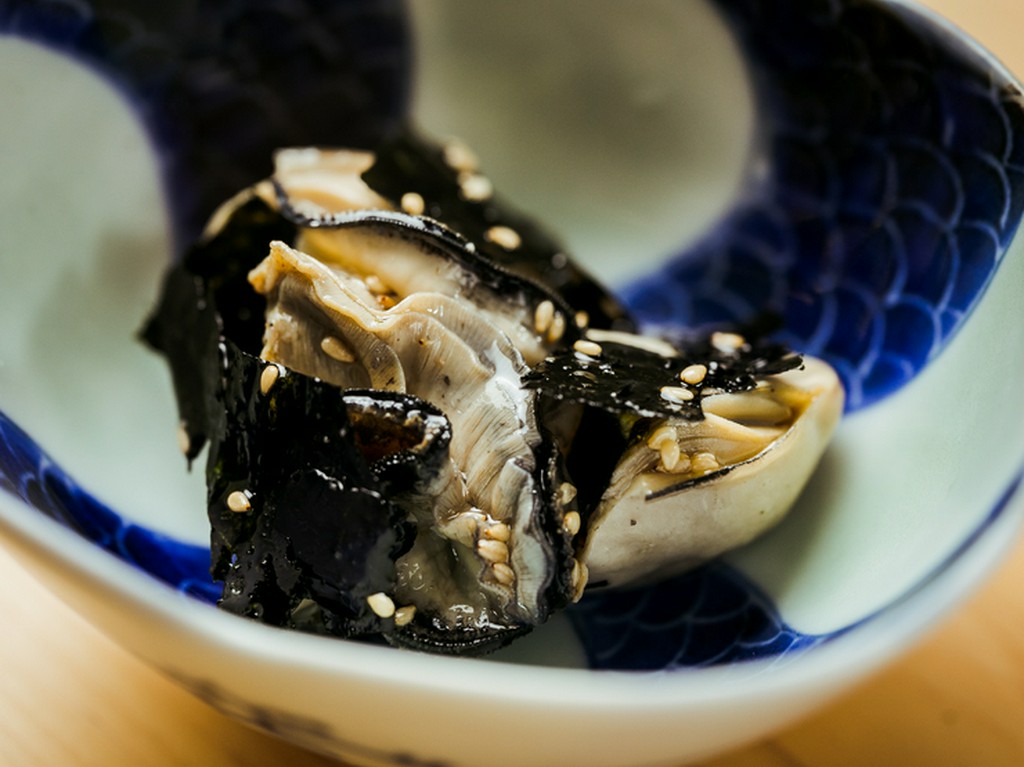 旬の食材にひと手間加えた『牡蠣の海苔和え』