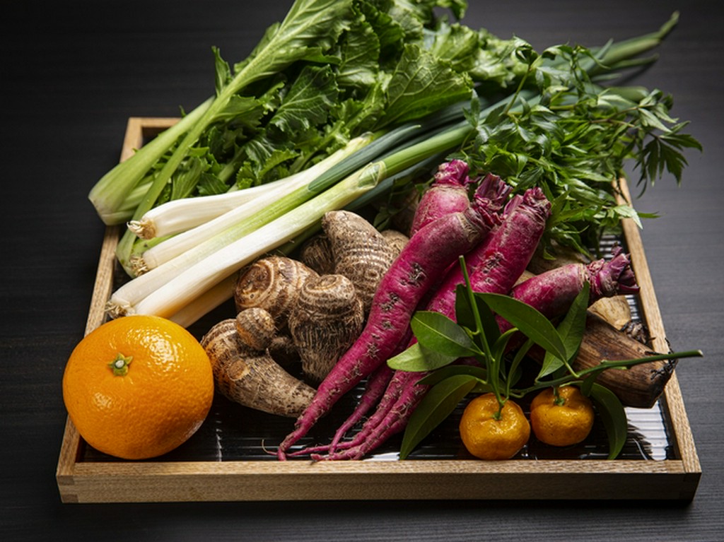 奈良の伝統野菜「大和野菜」を用いて、皿の上に季節を彩る