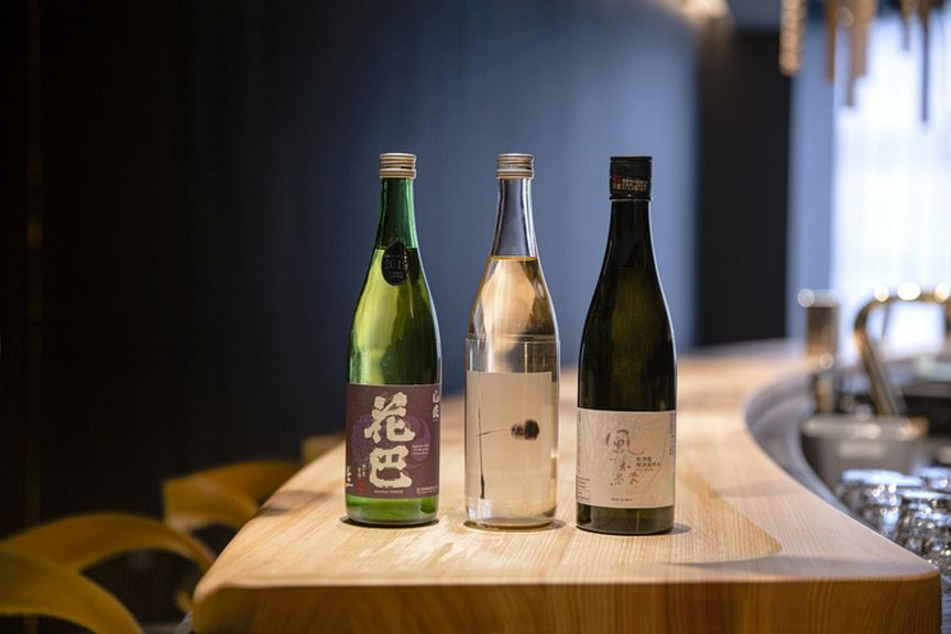 ワインに奈良の地酒を組み合わせた、ドリンクペアリングも人気