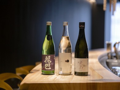 ワインに奈良の地酒を組み合わせた、ドリンクペアリングも人気