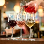 毎日6～10種類ご用意しております。（詳しくはお店の黒板にてご確認ください。）※ボトルワイン2本目半額サービス実施中！ワイン選びに迷ったときは、お気軽にスタッフにおすすめを聞いてください！