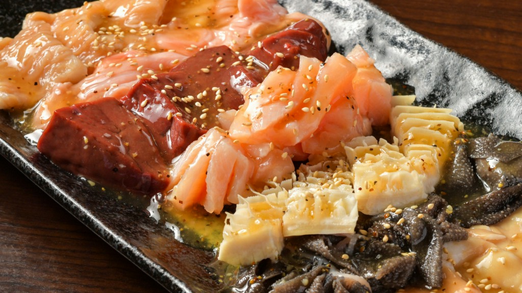 内臓盛り合わせ　特選盛り