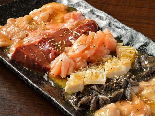 内臓盛り合わせ　特選盛り