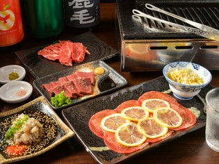 鮮度抜群。バラエティ豊かな内臓肉を提供