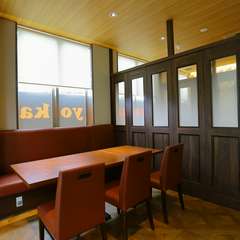 周りを気にせず食事を楽しめる個室。接待や記念日にオススメ