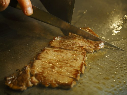 素材のおいしさを、シンプルに味わえるステーキ