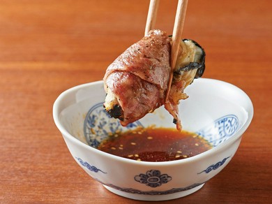 海の恵みと共に味わう『焼き牡蠣特撰ロース巻き』