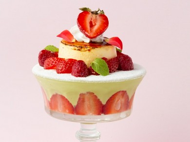 苺とピスタチオムースのフレジェ風