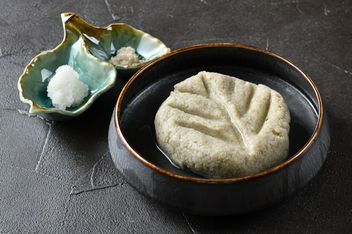 手工荞麦面和人