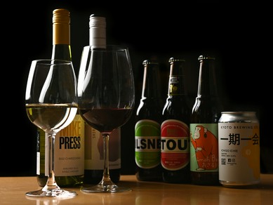 料理にそっと寄り添う、オーストラリアのワインとビール